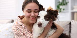 España marca un antes y un después: reconoce por primera vez que los perros y gatos también forman parte de los vínculos más importantes de nuestra vida