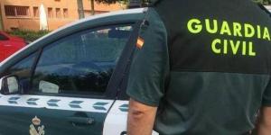 Investigan a un hombre de 45 años por la muerte de su perro tras dejarlo durante meses en una terraza sin agua ni comida
