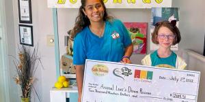 Con solo 7 años, una niña empezó a vender limonada para ayudar a los animales y acabó recaudando más de 50.000 euros: “Los niños pueden cambiar el mundo”