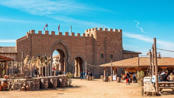 Puy du Fou España bajo investigación: despiden a tres empleados por enterrar animales dentro del parque - Las denuncias de extrabajadores y ecologistas