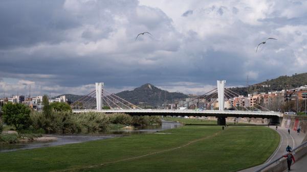 Adiós al concepto de pipicán: Sant Adrià de Besòs tendrá una de las mayores áreas para perros de Barcelona (con más de 2.000 metros cuadrados) - El Parque del Besòs marca el futuro de la convivencia urbana