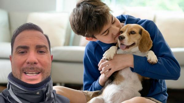 Víctor Mareño, adiestrador canino: “Saludar al perro con demasiada efusividad al llegar a casa puede provocar problemas en su conducta”