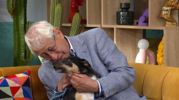 Con 80 años, César toma la decisión más difícil por el bien de su perro: “Es muy doloroso, me ha hecho muy feliz, pero no tengo fuerzas para cuidarlo” - César llega a Dog House con una decisión que rompe el corazón