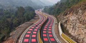 La India estrena la primera carretera roja para salvar la fauna salvaje y evitar los atropellos